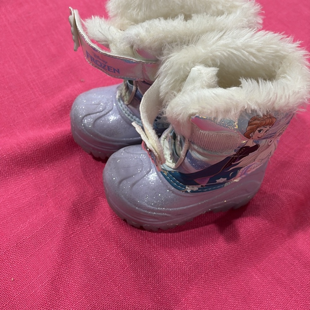 Snow Boots - Picture 10 of 10